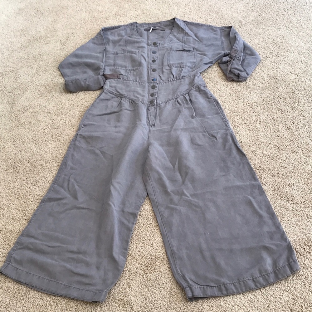 FREE PEOPLE Size L grey cotton front button wide leg  jumpsuit
